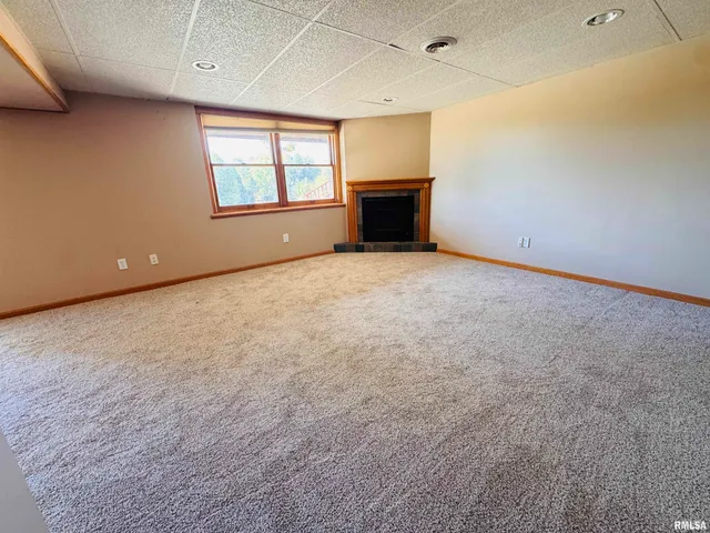 $263,000 | 21 Bricker Circle, Avon, IL 61415