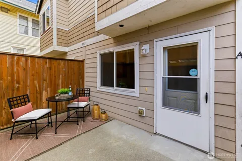 $319,950 | 2611 6th Avenue, Unit A, Tacoma, WA 98406