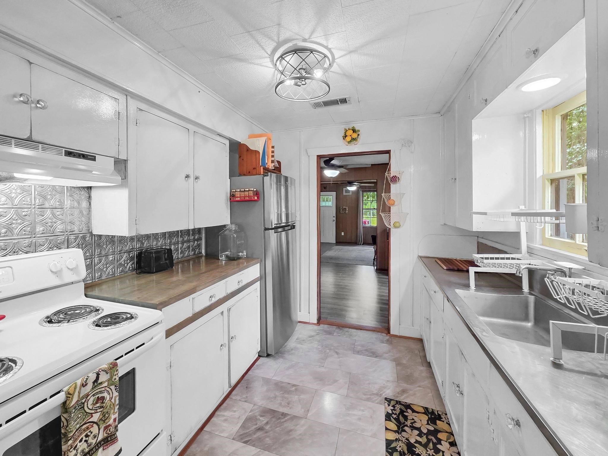 532 FM 1943 Road West Warren, TX 77664 - Photo 7 of 38