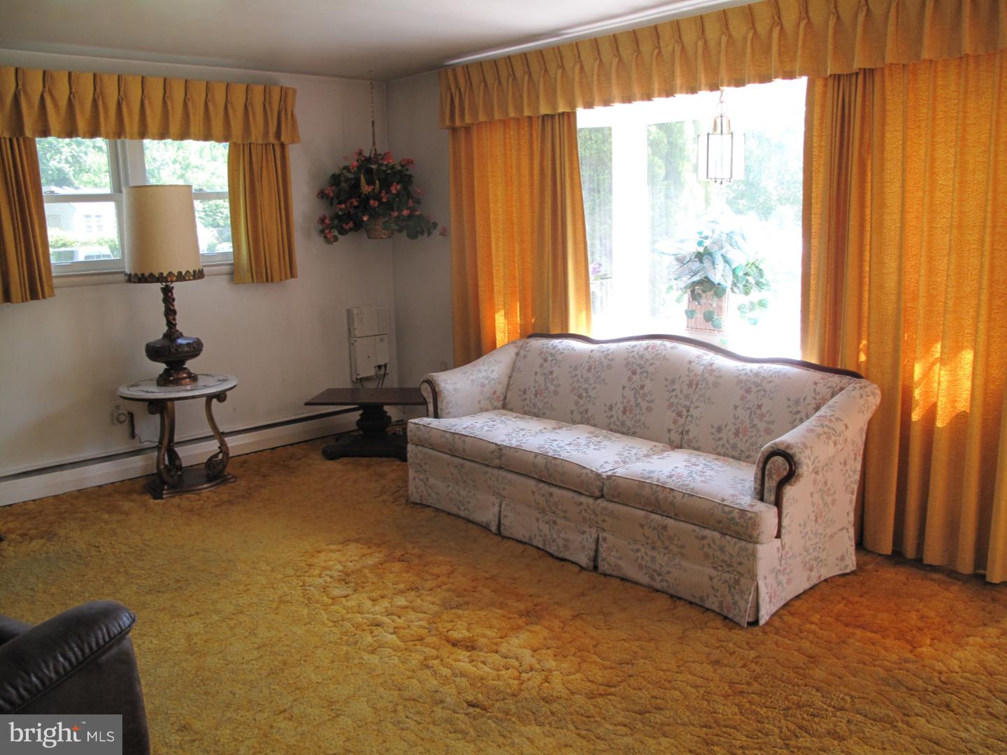 306 Rumpf Avenue Penndel, PA 19047 - Photo 5 of 24 Living Room