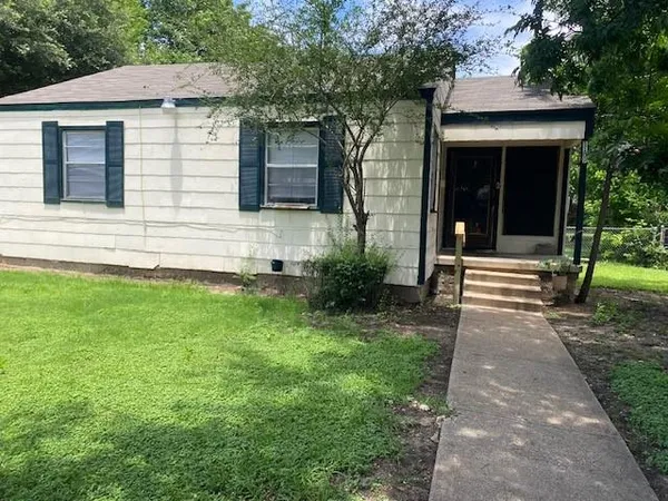 $1,595 | 1109 Edwards Circle, Dallas, TX 75224