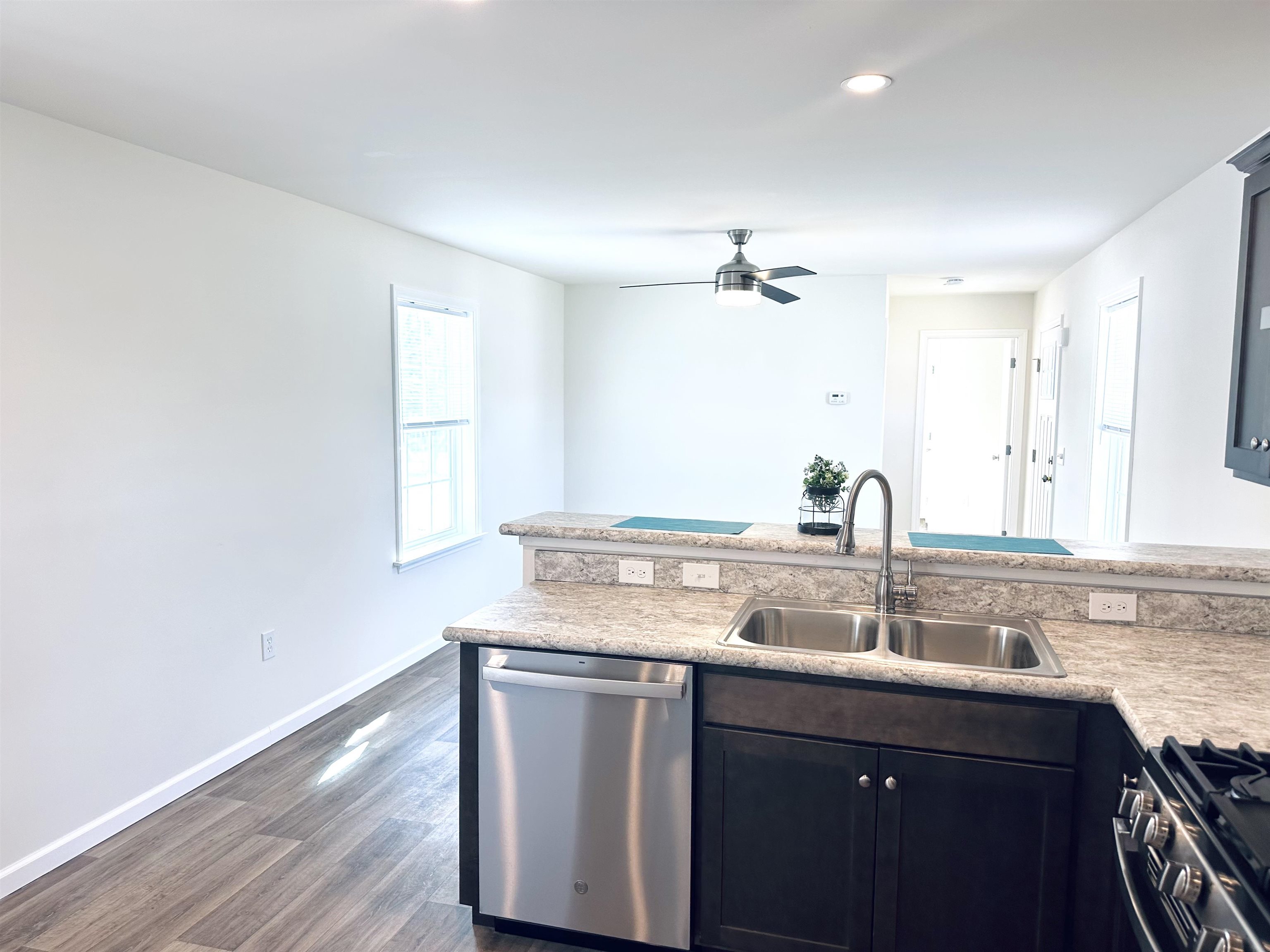 40 Hampton Road, Unit B1 Exeter, NH 03833 - Photo 12 of 31
