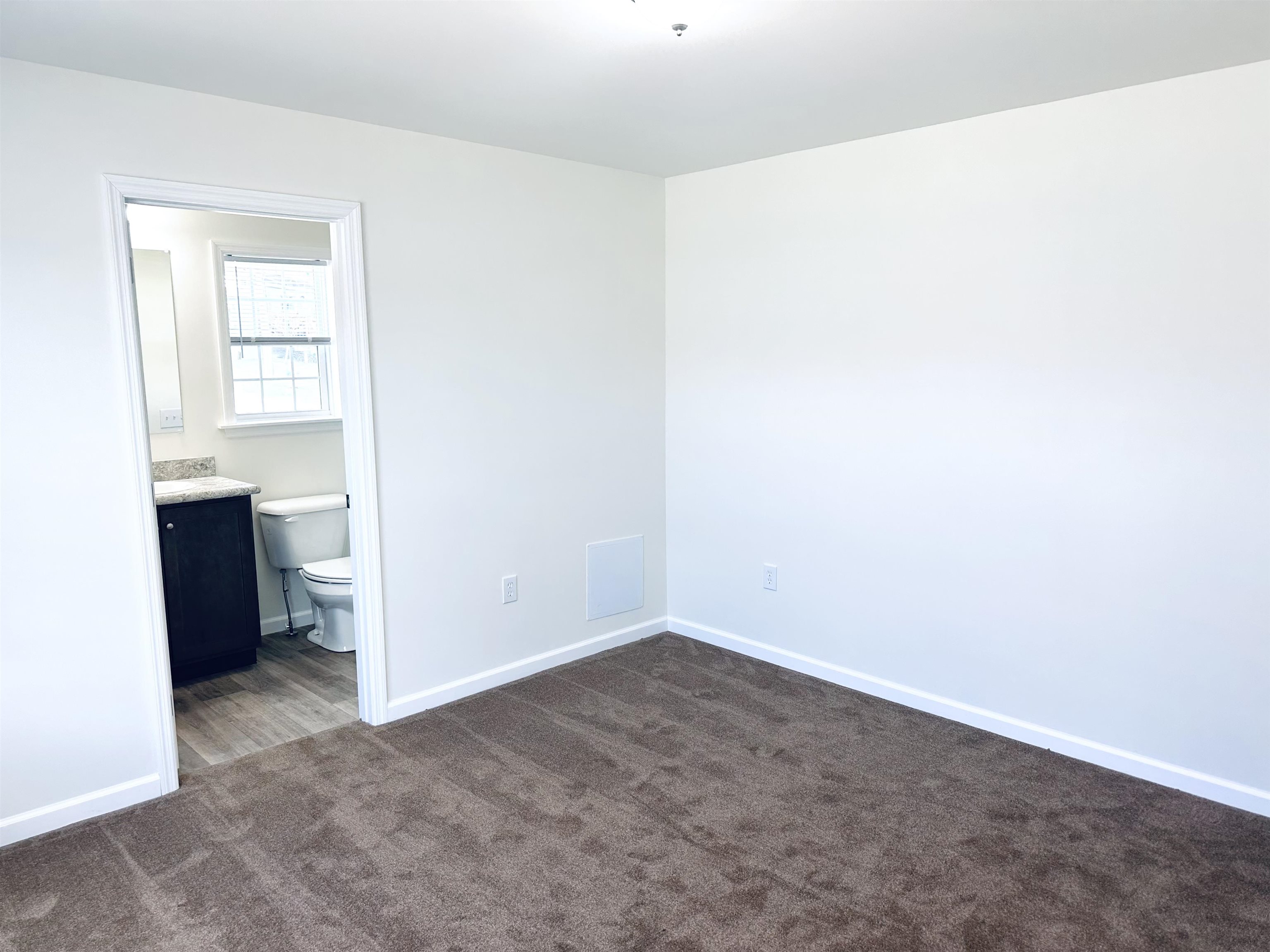 40 Hampton Road, Unit B1 Exeter, NH 03833 - Photo 15 of 31