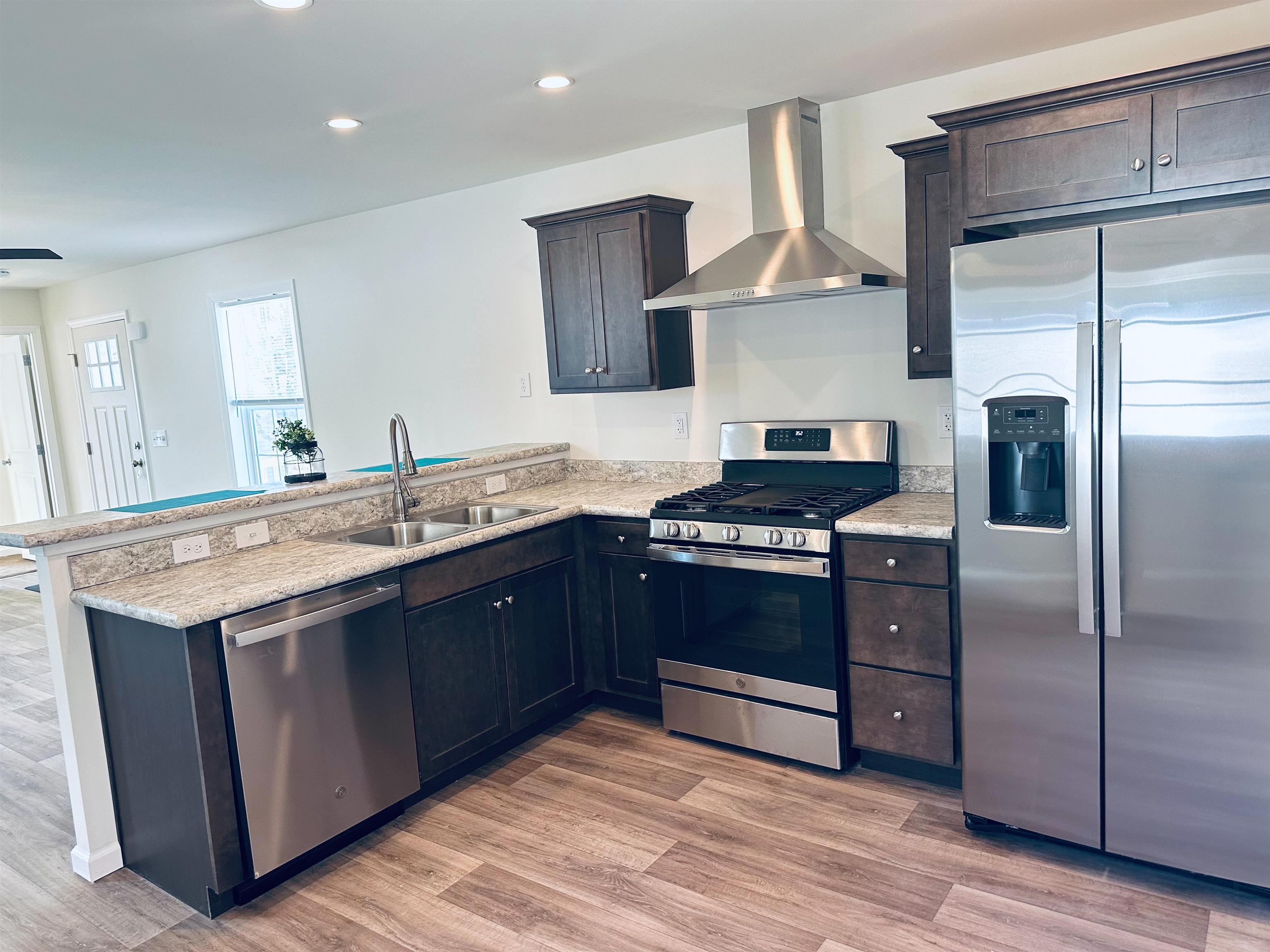 40 Hampton Road, Unit B1 Exeter, NH 03833 - Photo 24 of 31