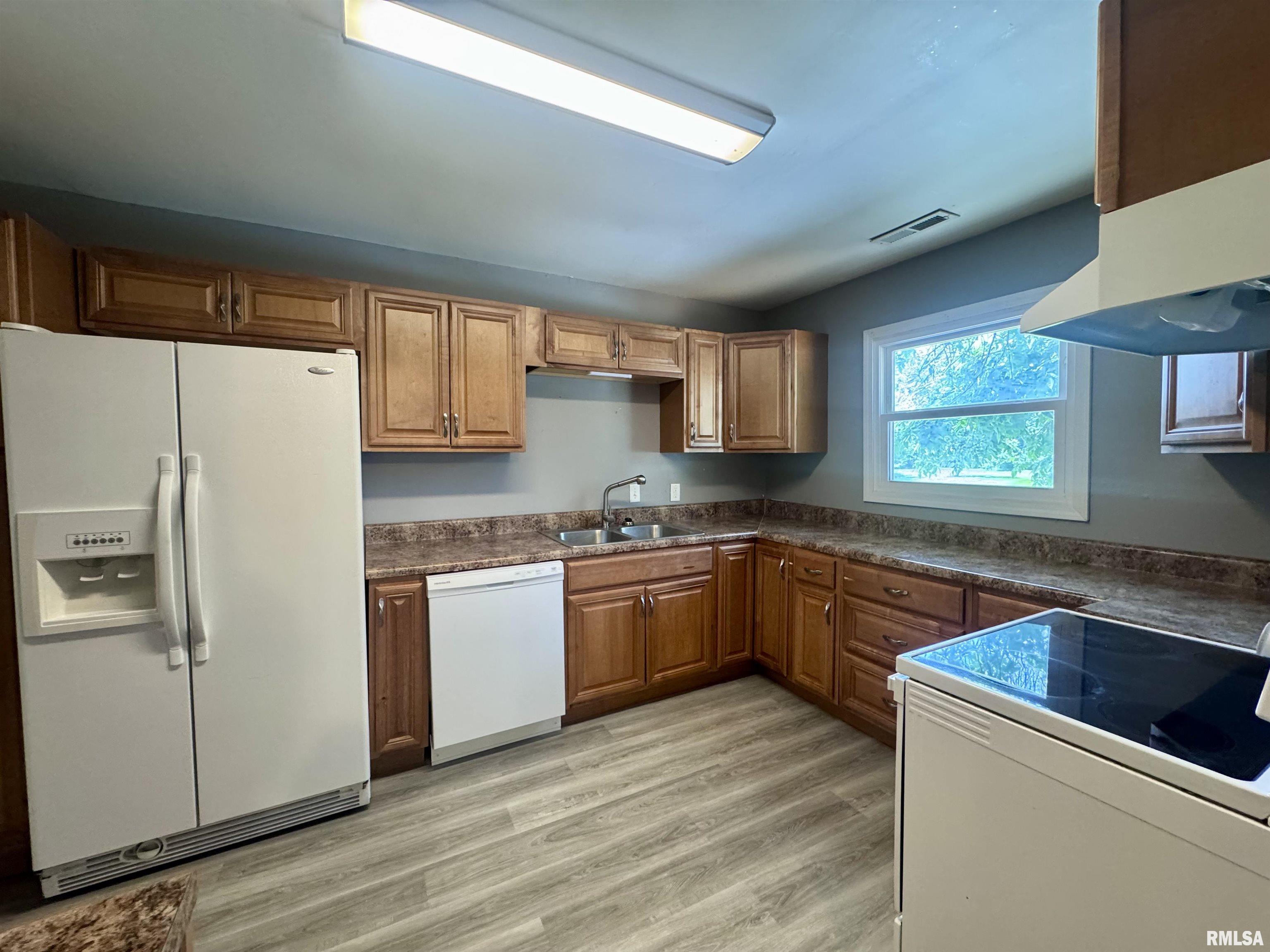 403 East Murray Street Macomb, IL 61455 - Photo 6 of 17