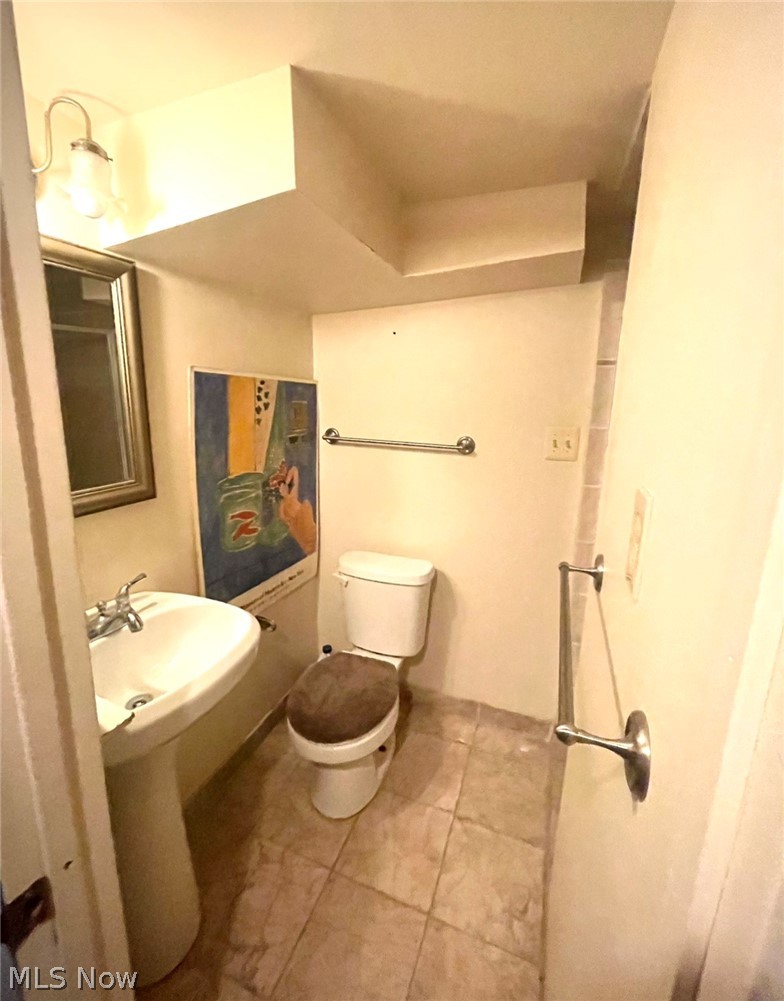 3987 Delmore Road Cleveland Heights, OH 44121 - Photo 24 of 28