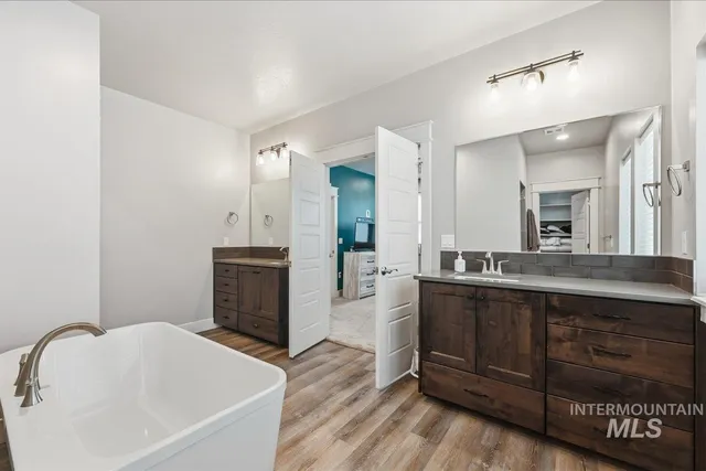 $779,900 | 92 South Ravine Way, Nampa, ID 83687