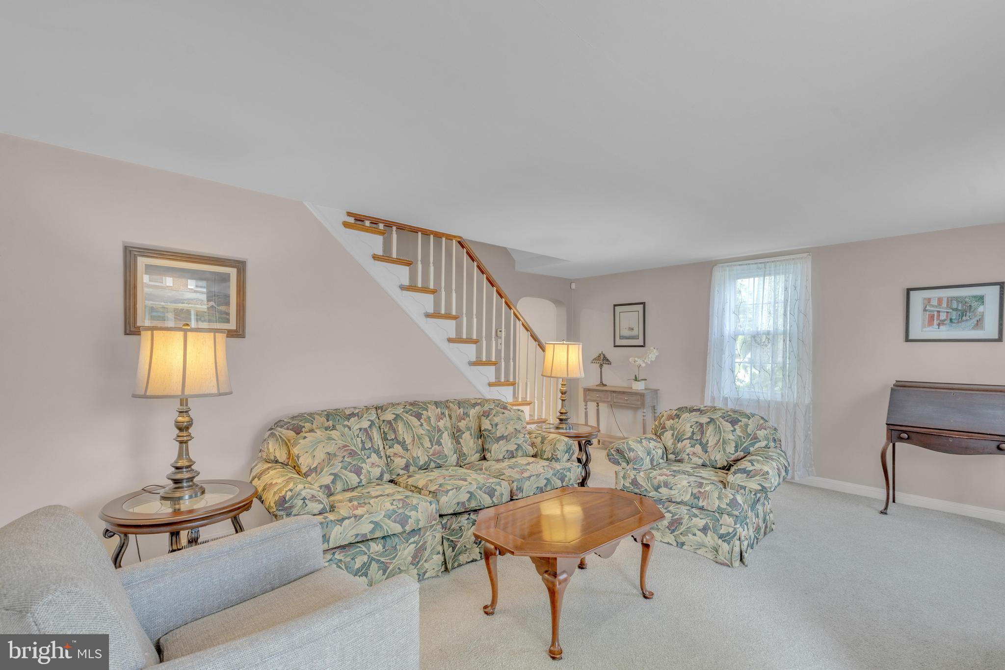 507 Shelbourne Road Havertown, PA 19083 - Photo 6 of 31 Living Room