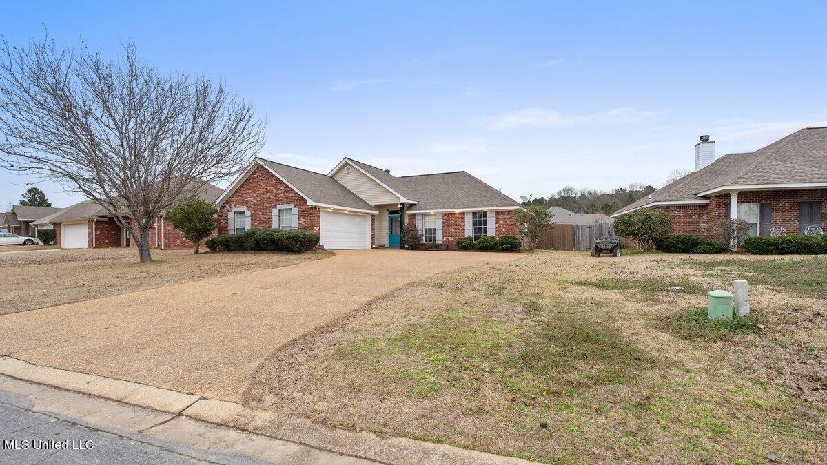 628 Oak Ridge Way Pearl, MS 39208 - Photo 3 of 29 IMG_0376