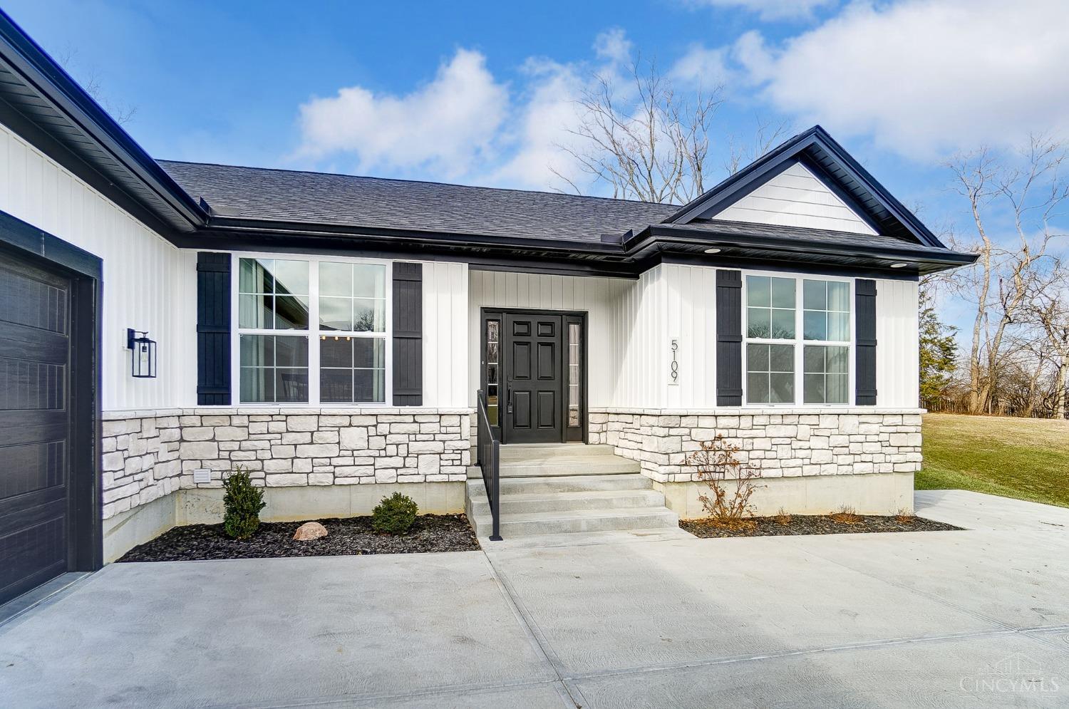 5109 Valley Ridge Road Cincinnati, OH 45247 - Photo 5 of 52 Gallery Image 5