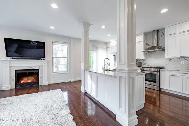 $849,900 | 216 Deepwater Circle, Manalapan, NJ 07726