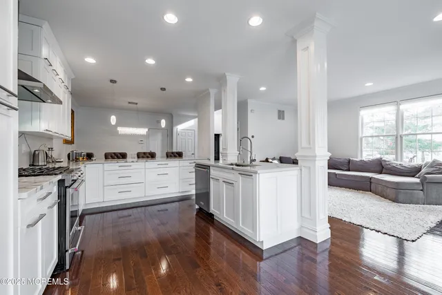 $849,900 | 216 Deepwater Circle, Manalapan, NJ 07726