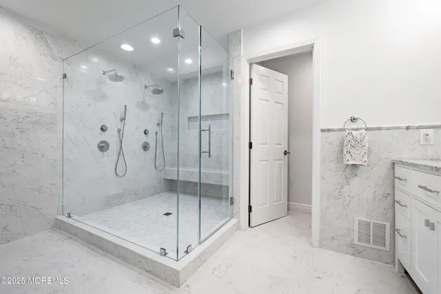 $849,900 | 216 Deepwater Circle, Manalapan, NJ 07726