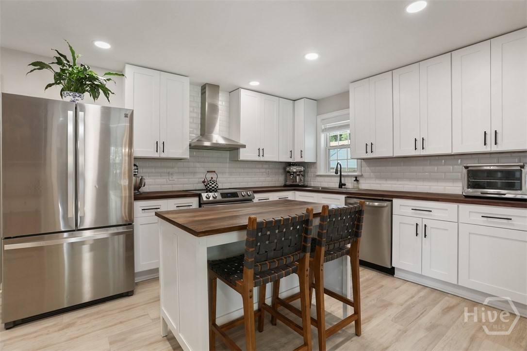 1907 East 64th Street Savannah, GA 31404 - Photo 7 of 24