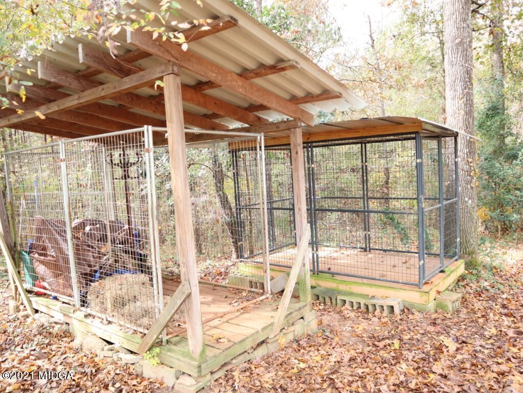 149 Curtis James Road Gray, GA 31032 - Photo 12 of 15 12 Dog Kennels