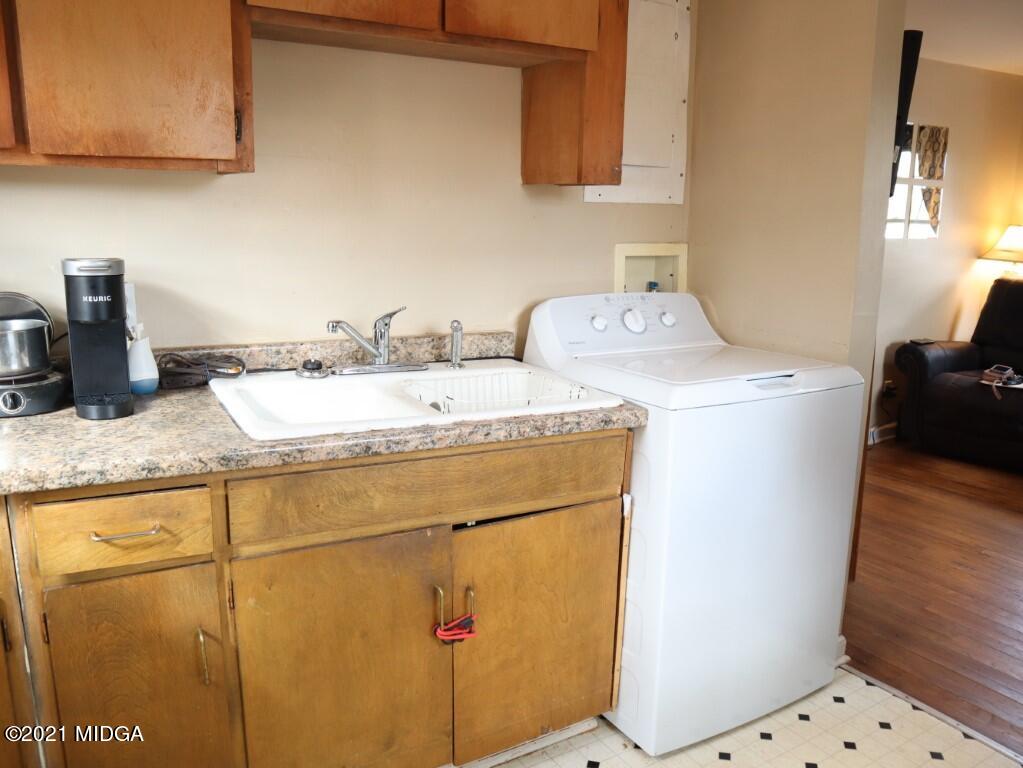149 Curtis James Road Gray, GA 31032 - Photo 9 of 15 9 Kitchen