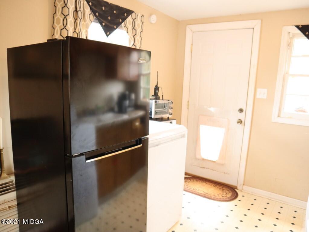 149 Curtis James Road Gray, GA 31032 - Photo 10 of 15 10 Kitchen 2