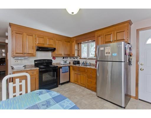 28 Silver Street Springfield, MA 01107 - Photo 7 of 42 Gallery Image 7