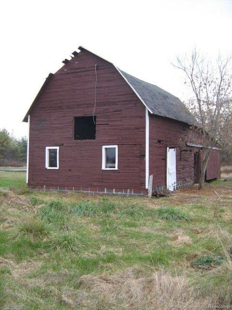 4916 Yankee Road St. Clair, MI 48079 - Photo 12 of 12 barn