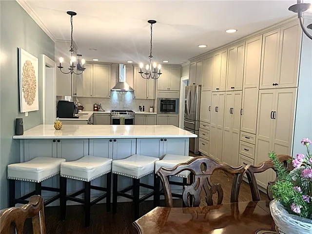 $993,500 | 4975 Ward Parkway, Kansas City, MO 64112