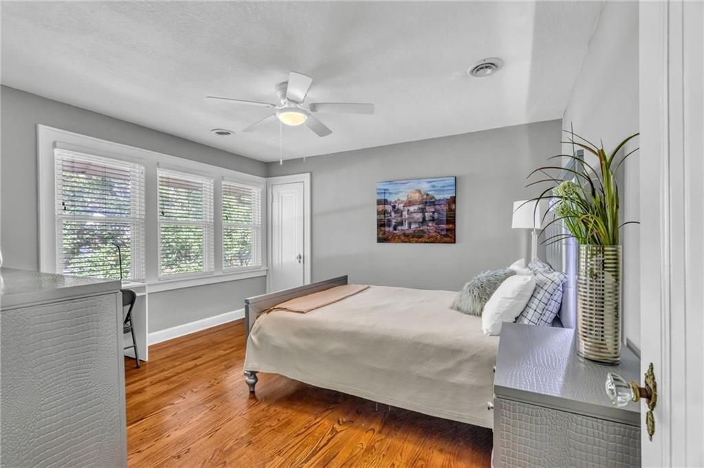 4975 Ward Parkway Kansas City, MO 64112 - Photo 24 of 62