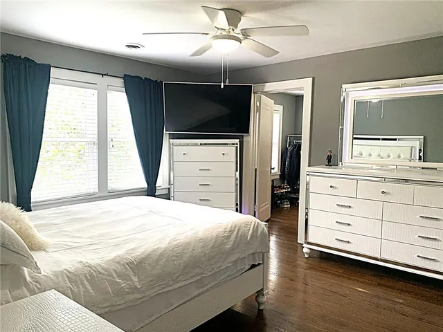 $993,500 | 4975 Ward Parkway, Kansas City, MO 64112