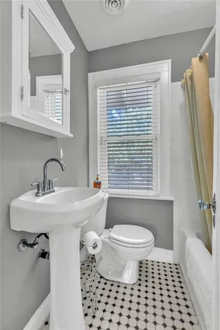 $993,500 | 4975 Ward Parkway, Kansas City, MO 64112