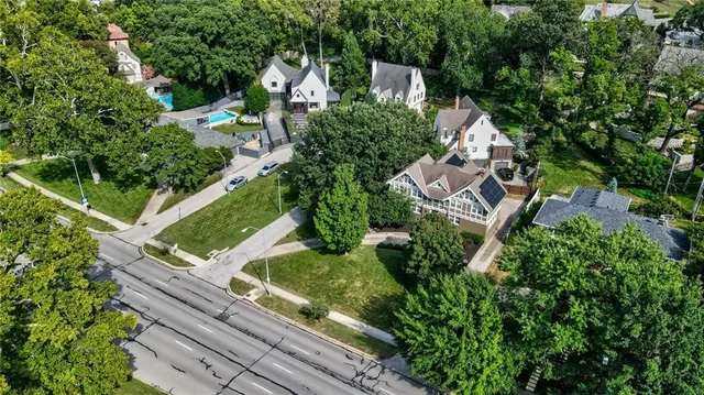 $993,500 | 4975 Ward Parkway, Kansas City, MO 64112