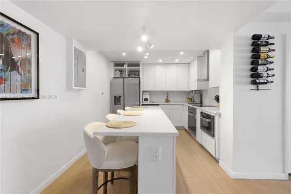 $3,500 | 5161 Collins Avenue, Unit 411, Miami Beach, FL 33140