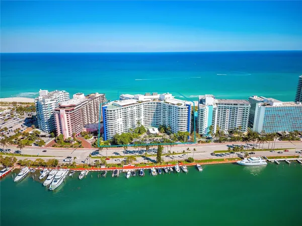 $3,500 | 5161 Collins Avenue, Unit 411, Miami Beach, FL 33140