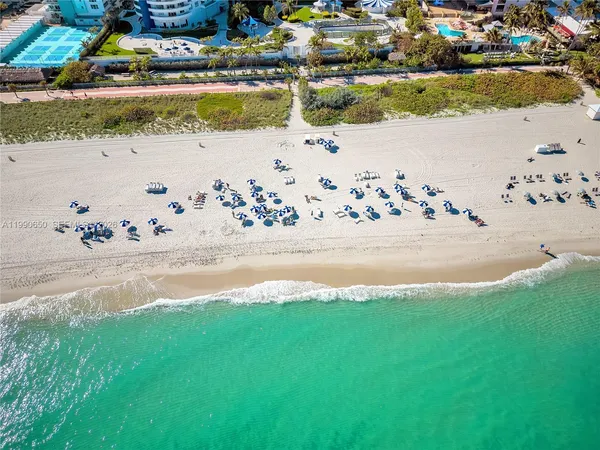 $3,500 | 5161 Collins Avenue, Unit 411, Miami Beach, FL 33140