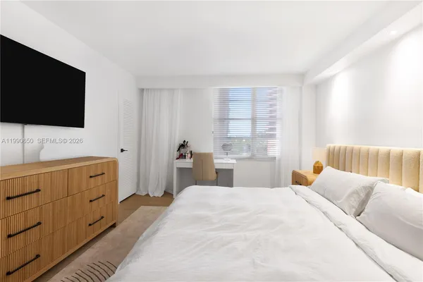 $3,500 | 5161 Collins Avenue, Unit 411, Miami Beach, FL 33140
