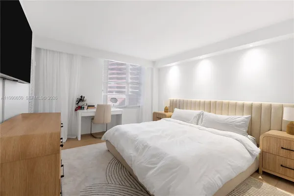 $3,500 | 5161 Collins Avenue, Unit 411, Miami Beach, FL 33140