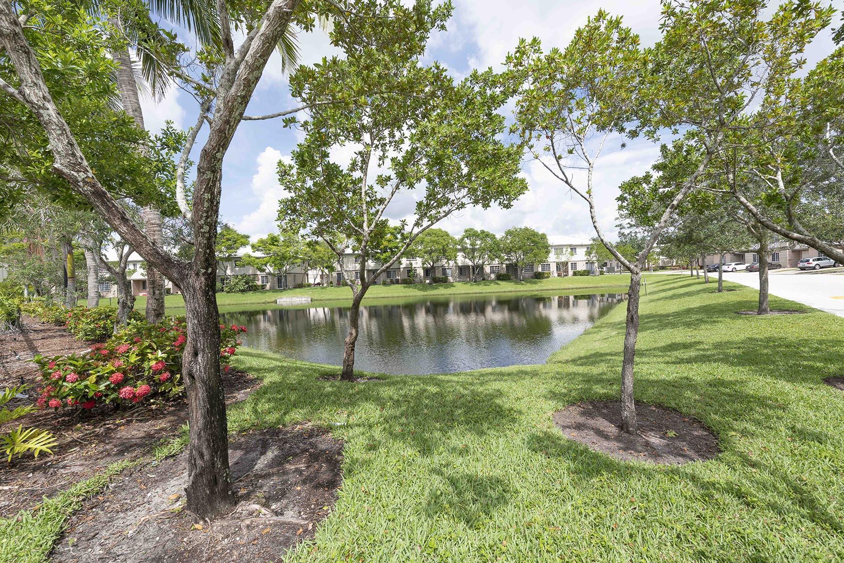 1956 Freeport Drive Riviera Beach, FL 33404 - Photo 11 of 15 2018-06-14-028