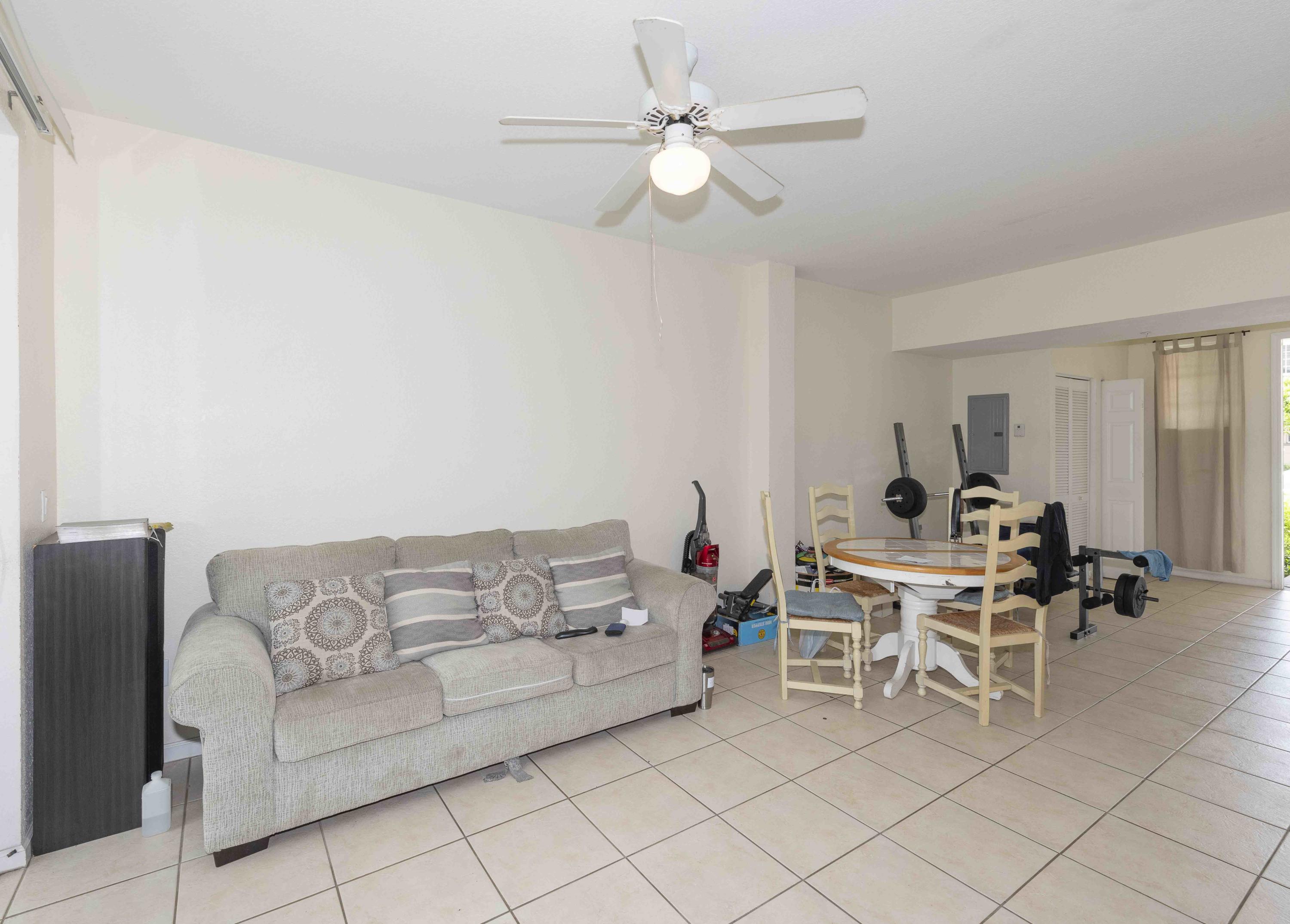 1956 Freeport Drive Riviera Beach, FL 33404 - Photo 3 of 15 2018-06-14-020