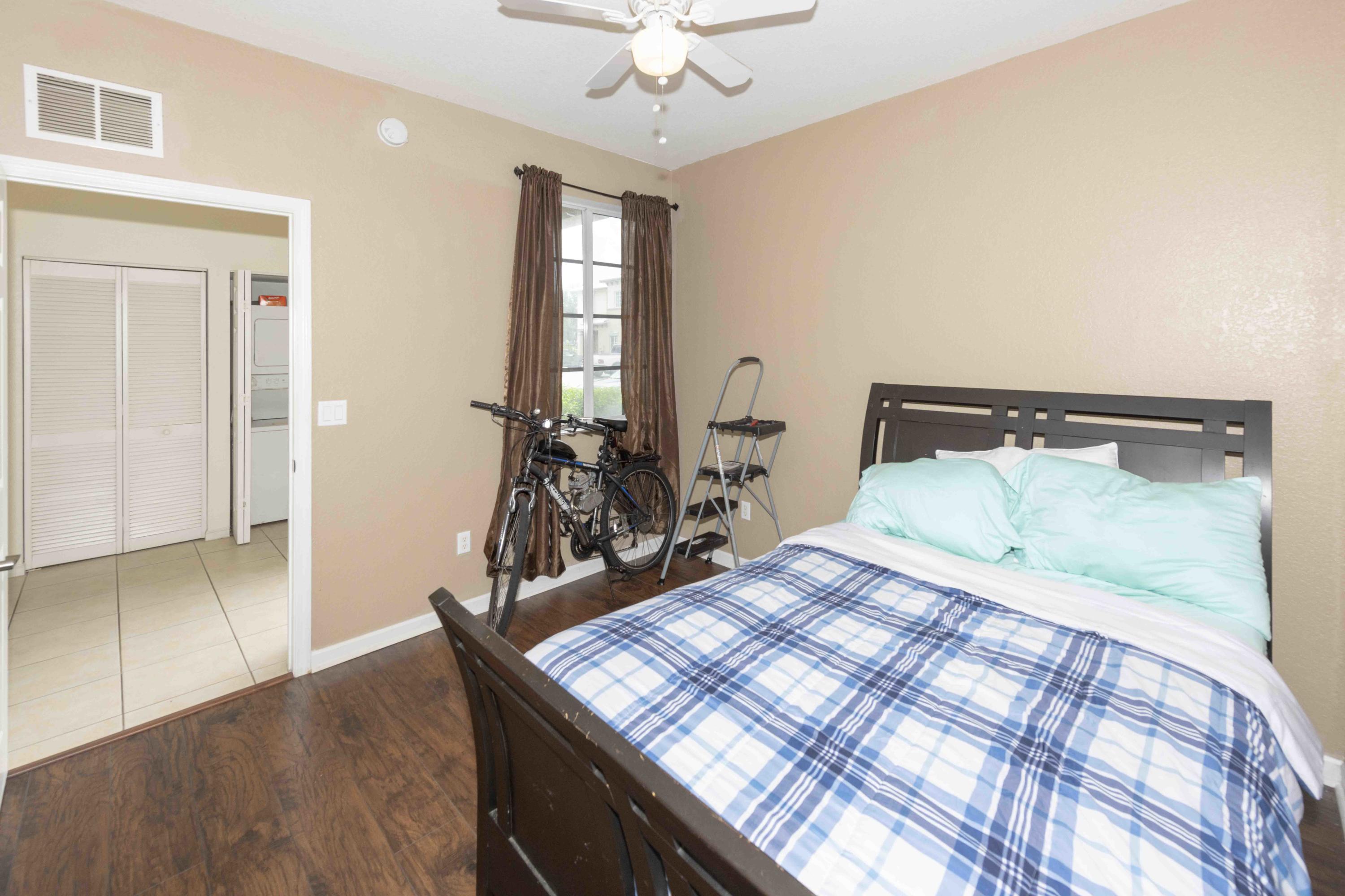 1956 Freeport Drive Riviera Beach, FL 33404 - Photo 4 of 15 2018-06-14-002