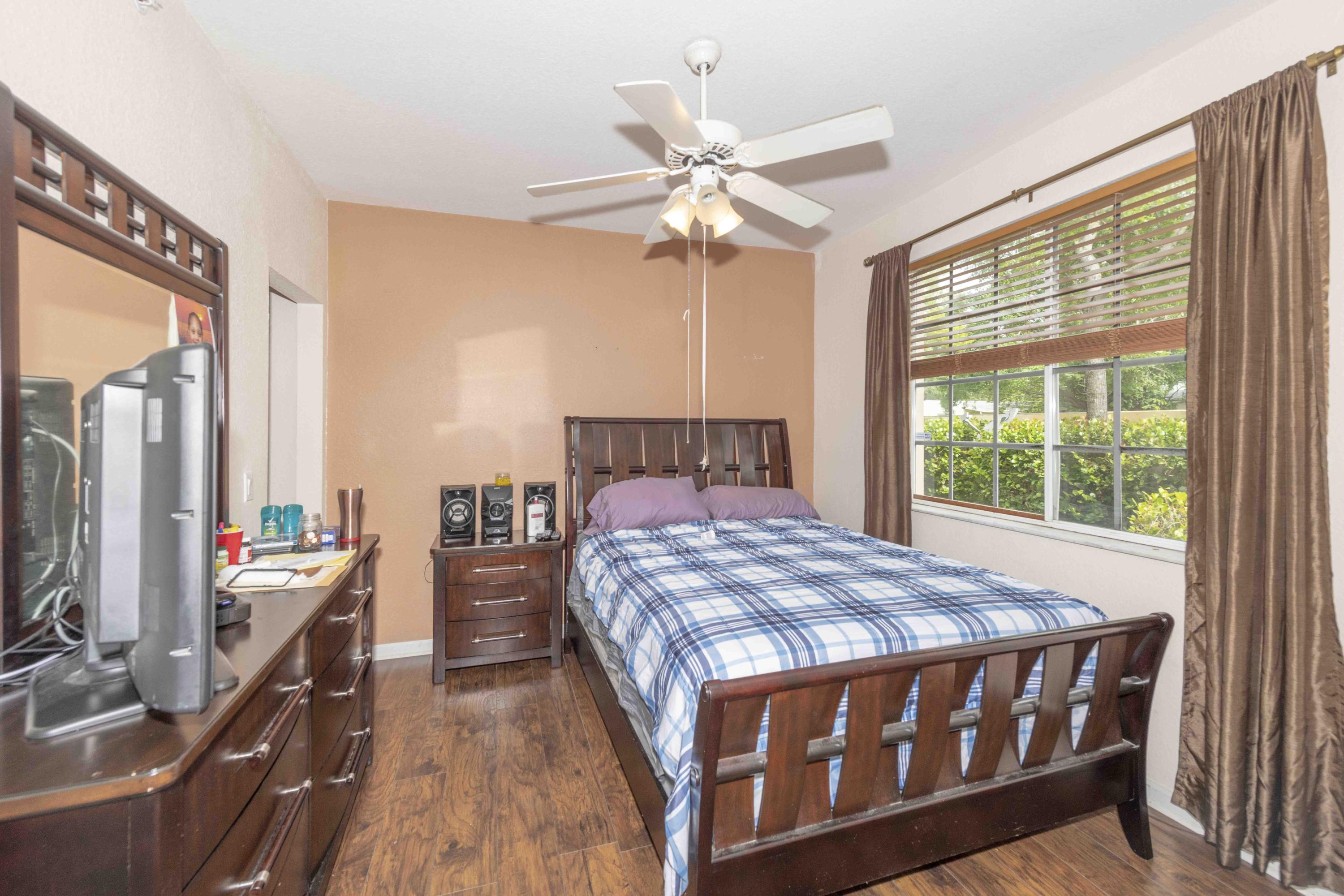 1956 Freeport Drive Riviera Beach, FL 33404 - Photo 5 of 15 2018-06-14-012