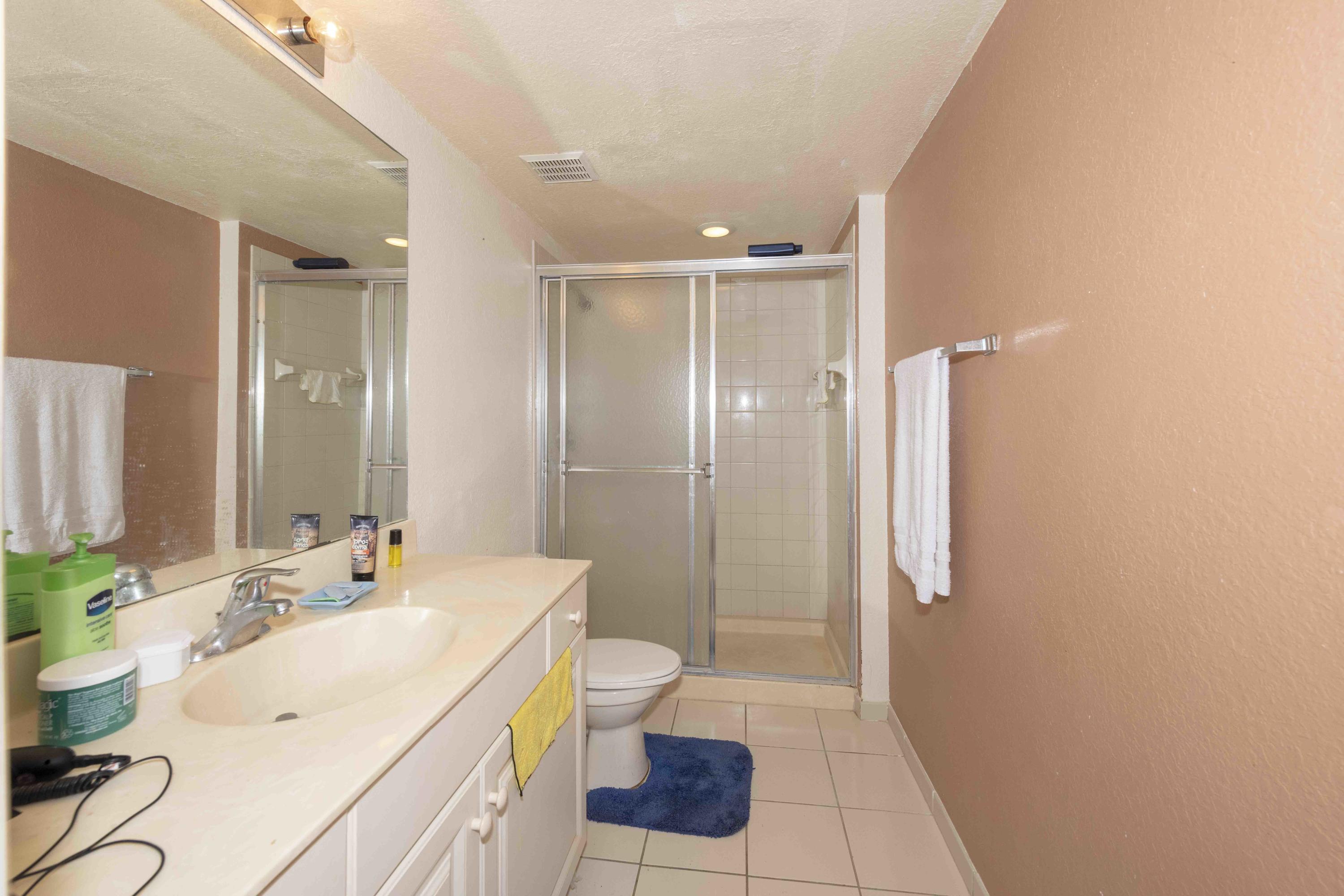 1956 Freeport Drive Riviera Beach, FL 33404 - Photo 7 of 15 2018-06-14-014