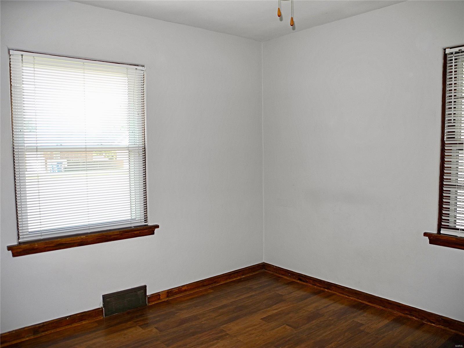 9427 Reavis Barracks Road St. Louis, MO 63123 - Photo 22 of 34