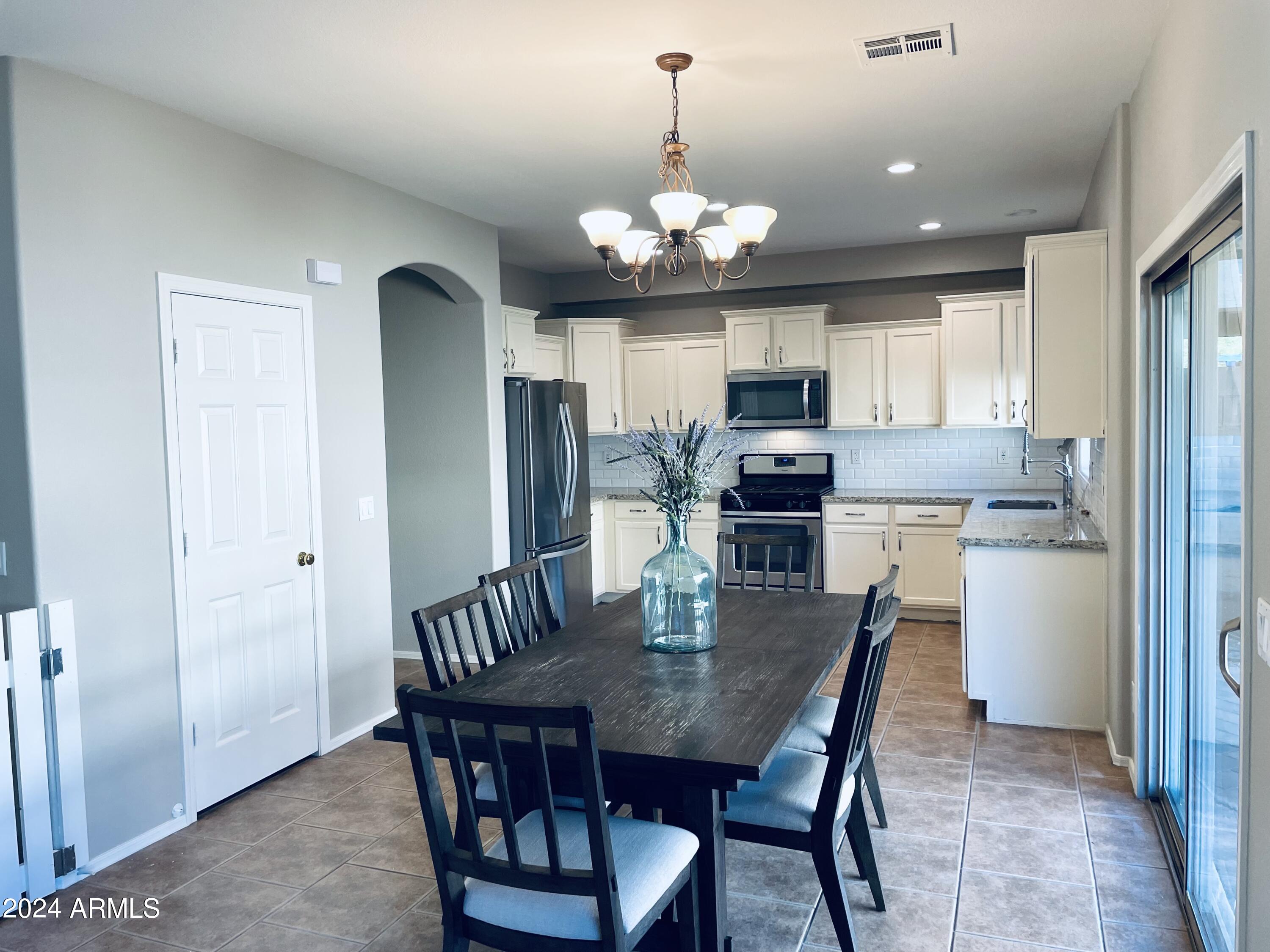 2857 South Granite Street Gilbert, AZ 85295 - Photo 5 of 23 IMG_3534