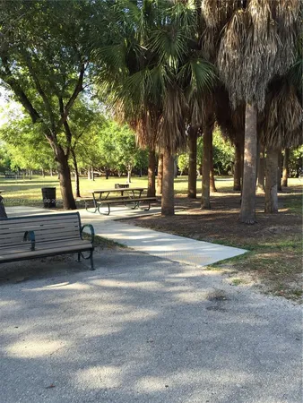 $225,000 | Biscayne Beach, Miami Beach, FL 33141