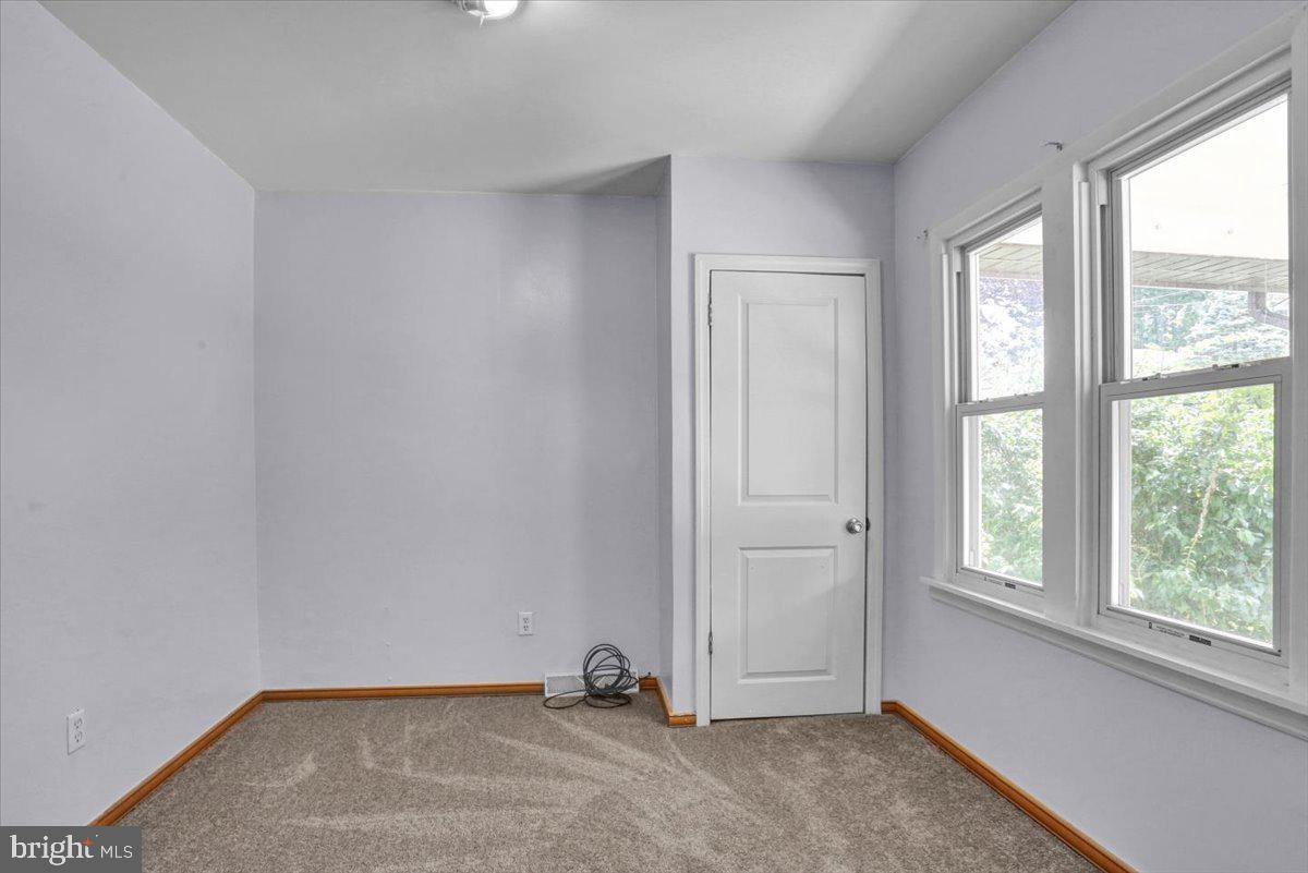937 Highwood Street Reading, PA 19607 - Photo 8 of 38 Gallery Image 8