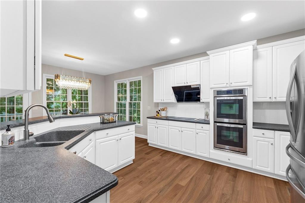 6455 Rutherford Place Suwanee, GA 30024 - Photo 10 of 65