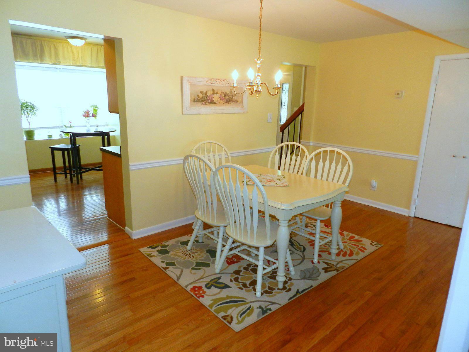 17426 Hoskinson Road Poolesville, MD 20837 - Photo 12 of 29 Dining Room