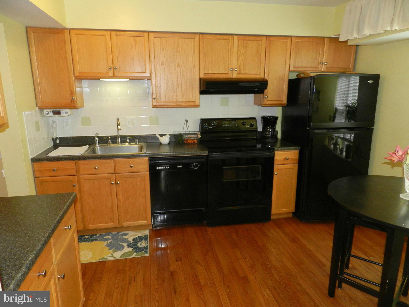 17426 Hoskinson Road Poolesville, MD 20837 - Photo 9 of 29 Kitchen