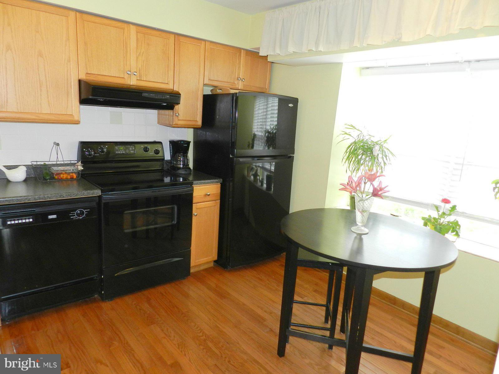 17426 Hoskinson Road Poolesville, MD 20837 - Photo 10 of 29 Kitchen