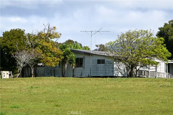 a house view with a outdoor space