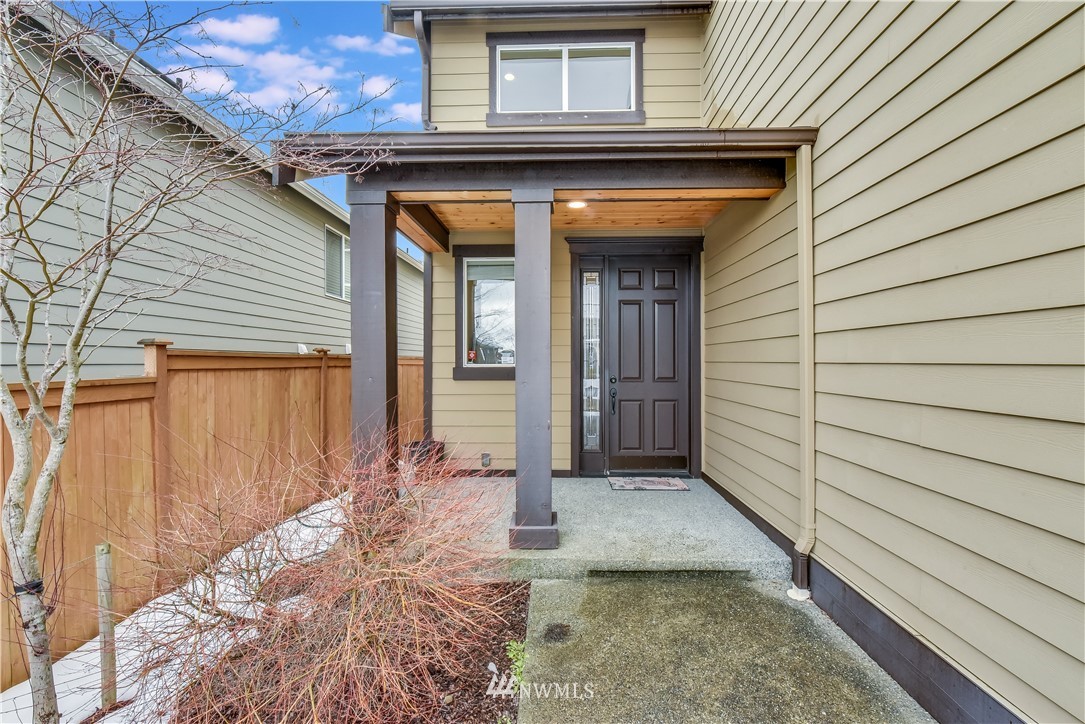 5520 Northeast 7th Place Renton, WA 98059 - Photo 3 of 25