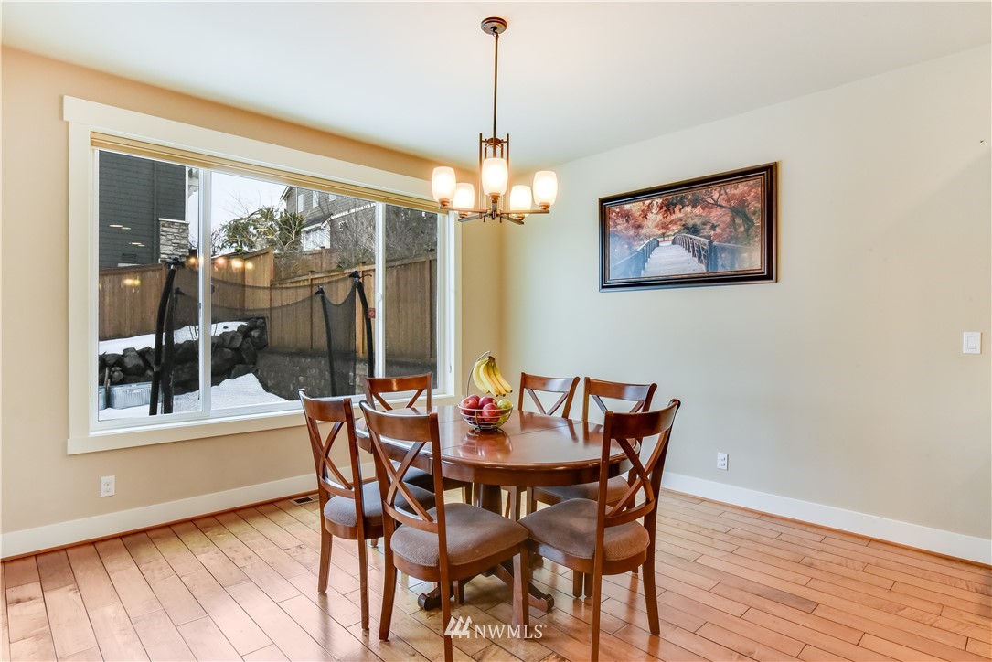 5520 Northeast 7th Place Renton, WA 98059 - Photo 5 of 25