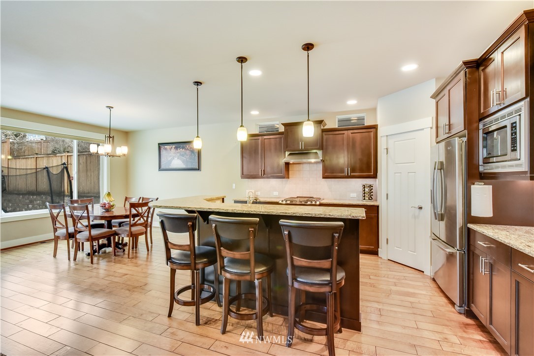 5520 Northeast 7th Place Renton, WA 98059 - Photo 6 of 25
